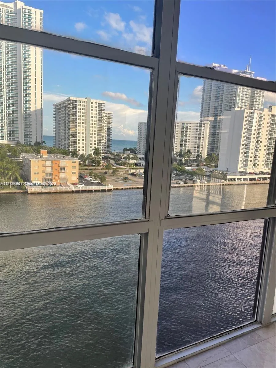 1000 Parkview Dr #920 Hallandale Beach, FL 33009