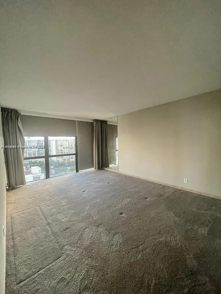 1000 Parkview Dr #920 Hallandale Beach, FL 33009