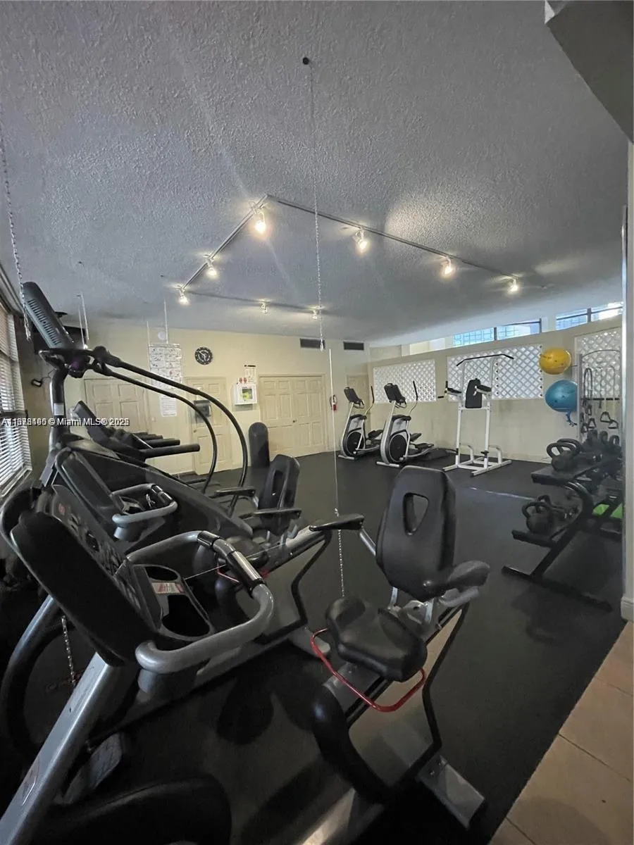 1000 Parkview Dr #920 Hallandale Beach, FL 33009