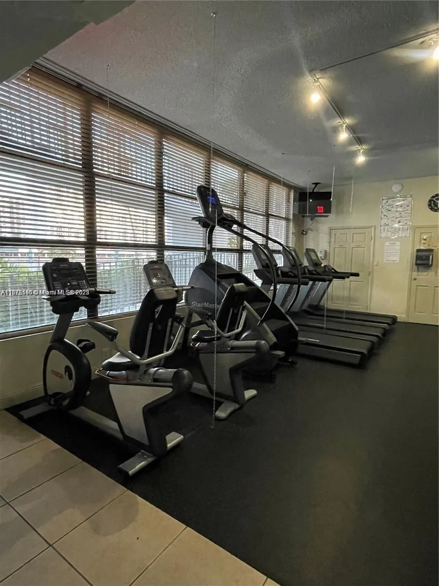 1000 Parkview Dr #920 Hallandale Beach, FL 33009