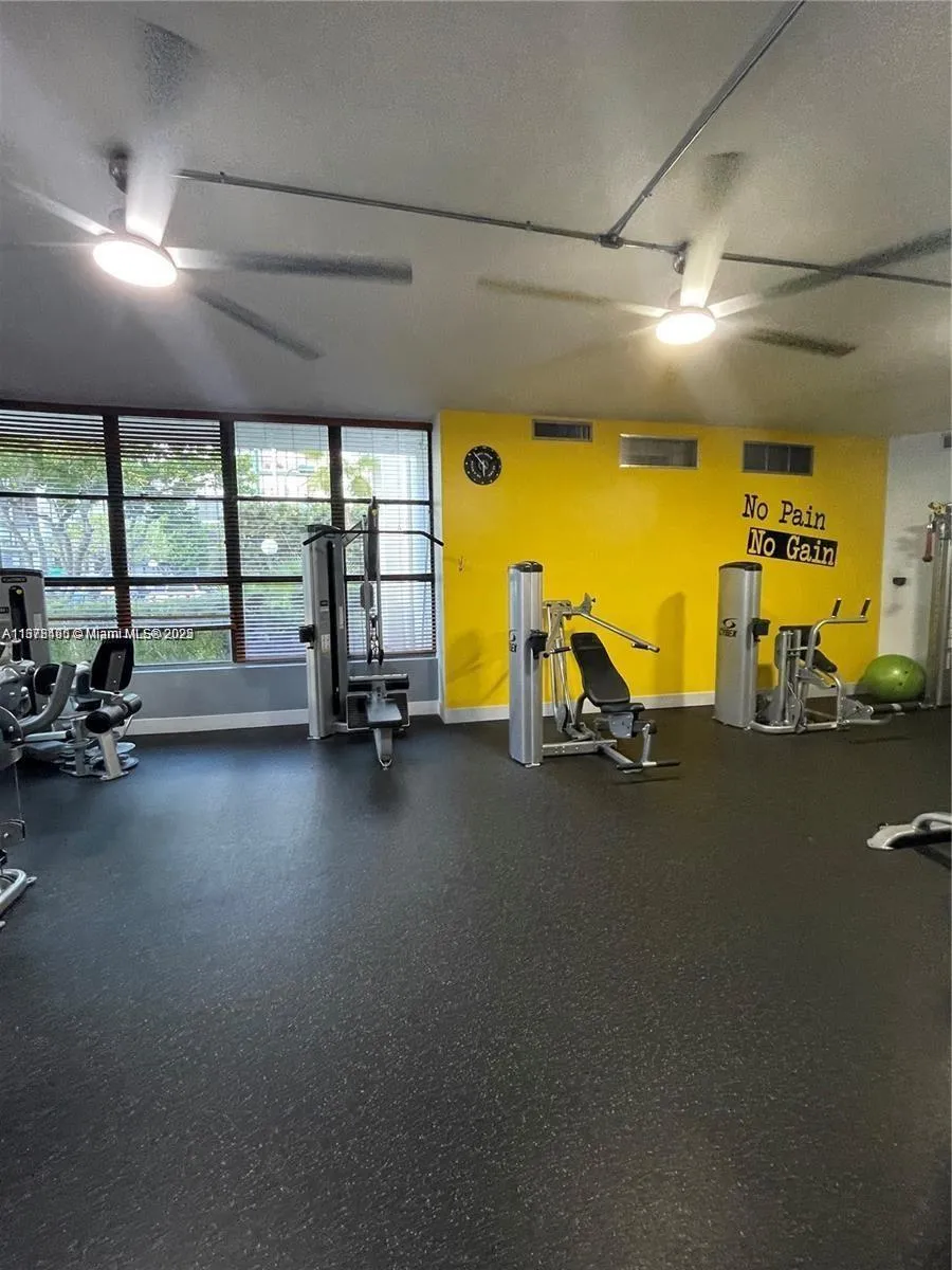 1000 Parkview Dr #920 Hallandale Beach, FL 33009