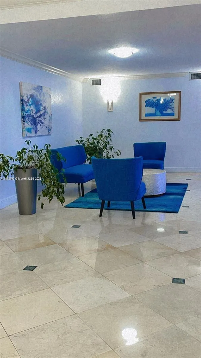 1000 Parkview Dr #920 Hallandale Beach, FL 33009