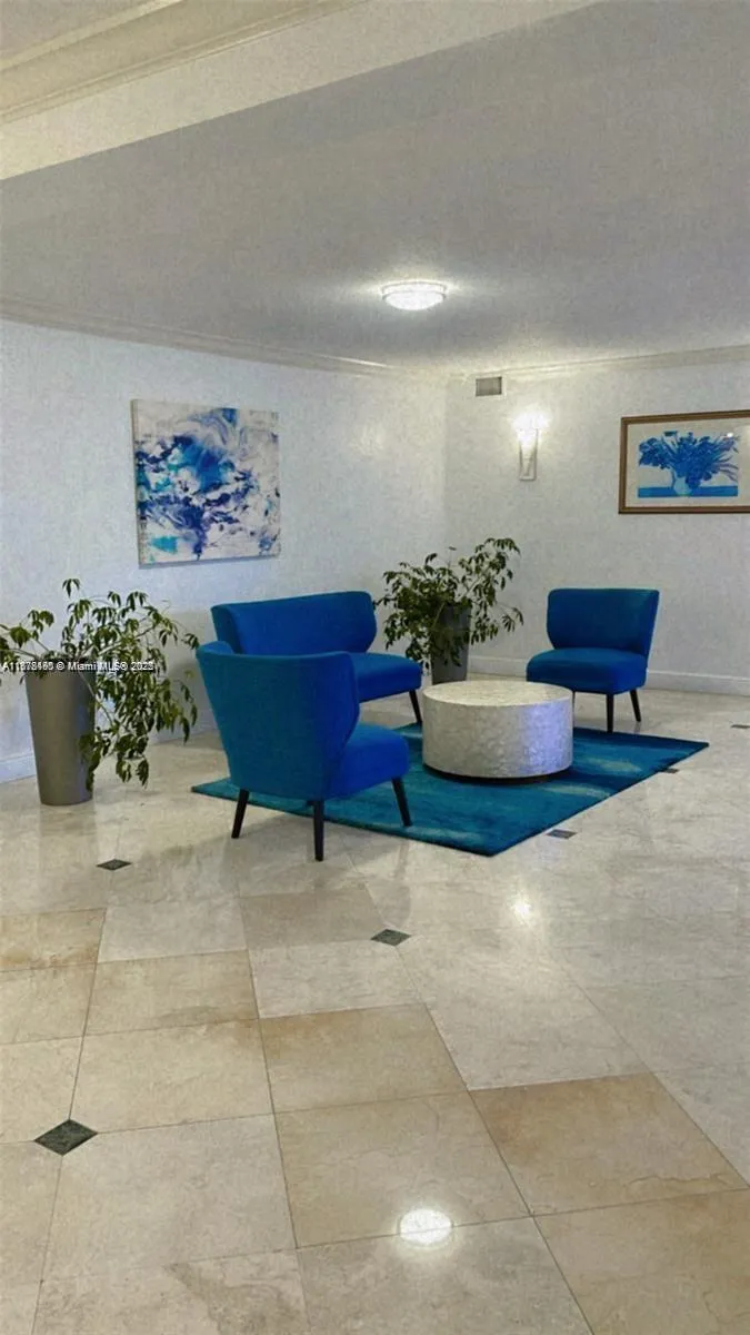 1000 Parkview Dr #920 Hallandale Beach, FL 33009