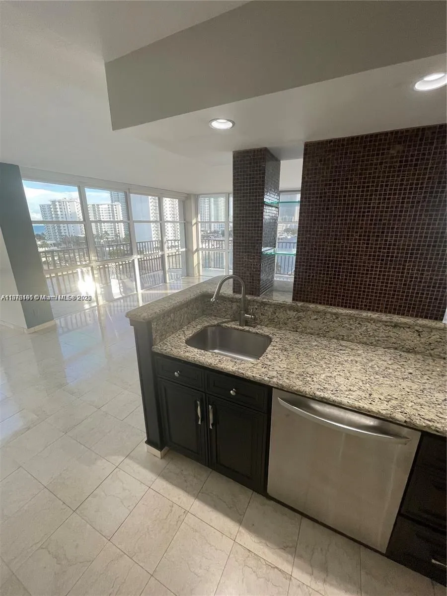 1000 Parkview Dr #920 Hallandale Beach, FL 33009