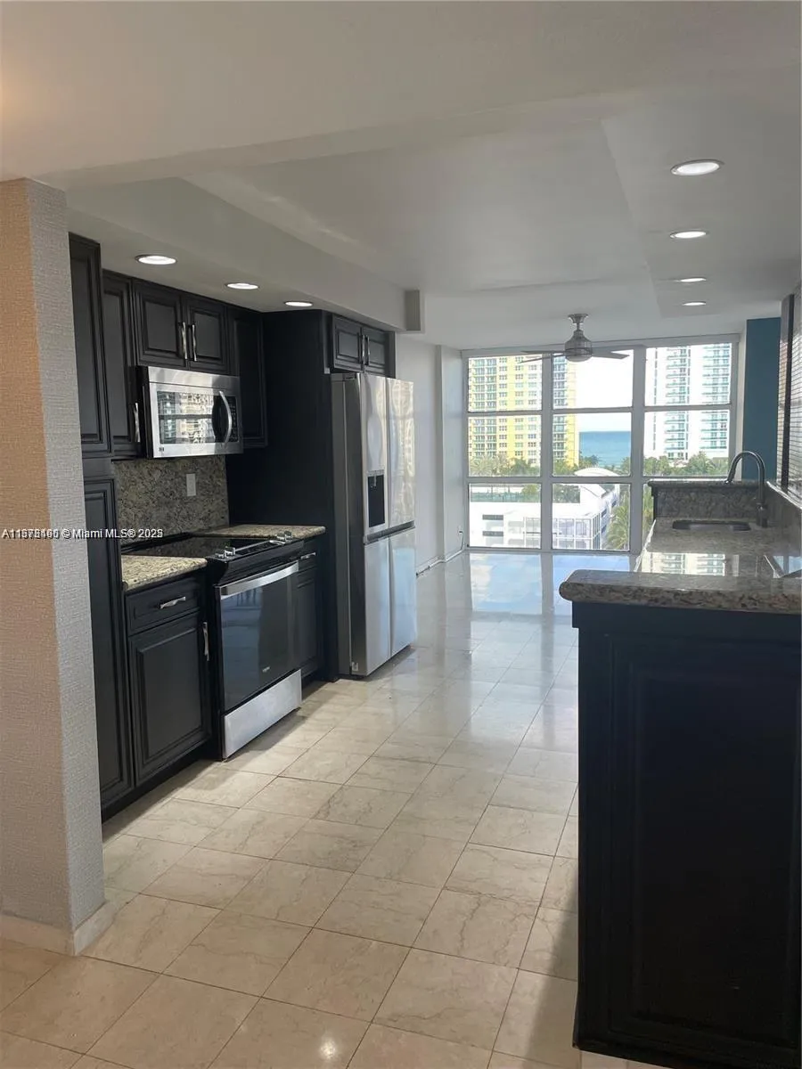 1000 Parkview Dr #920 Hallandale Beach, FL 33009
