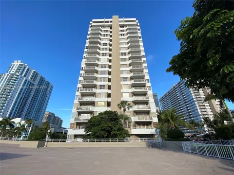 1965 S Ocean Dr #4D