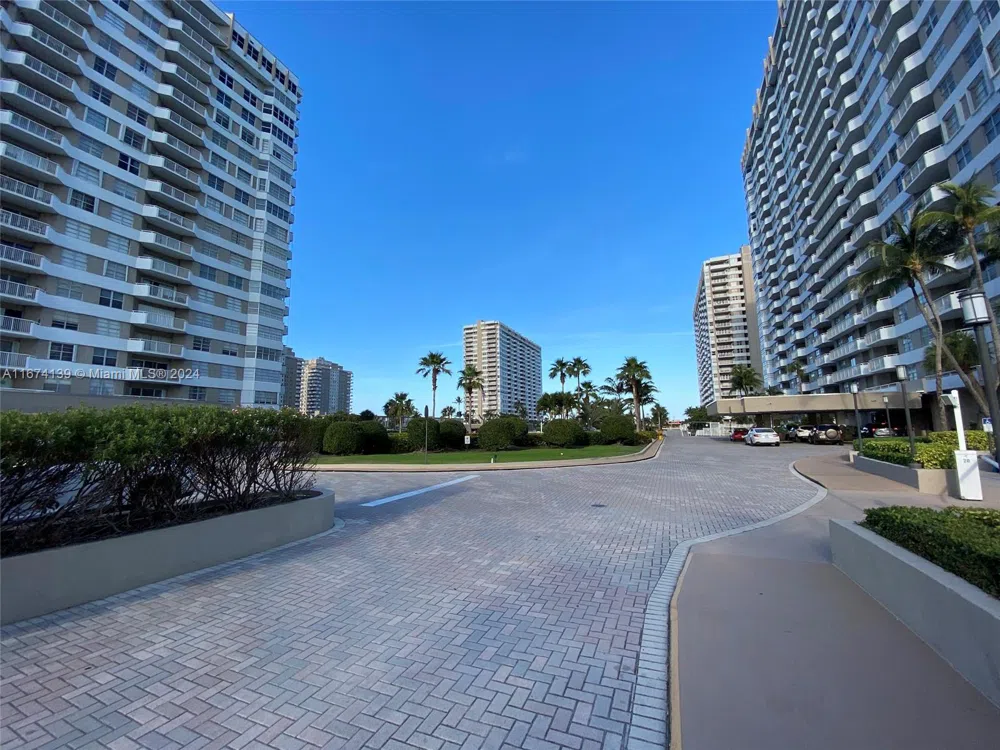 1965 S Ocean Dr #4D Hallandale Beach, FL 33009