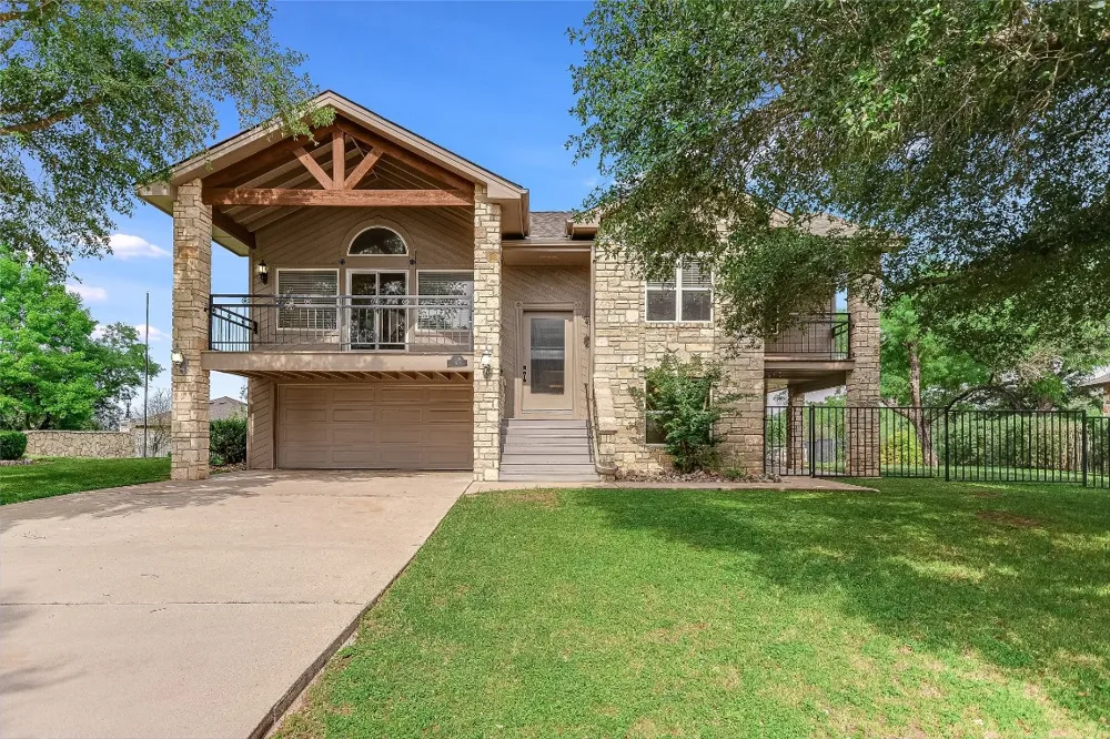339 Quail Run Court Spicewood, TX 78669