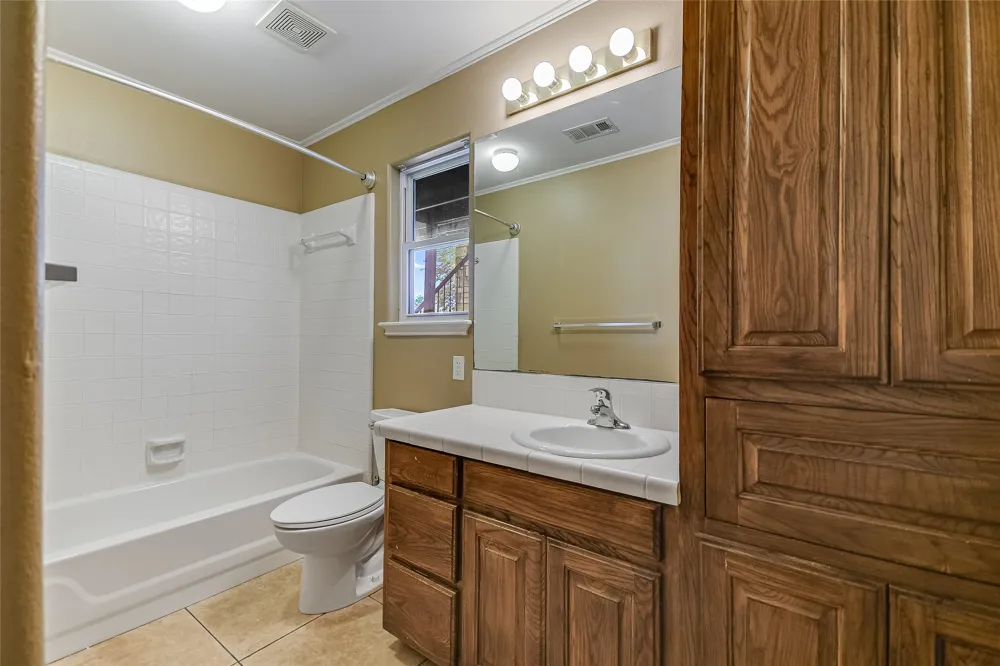 339 Quail Run Court Spicewood, TX 78669