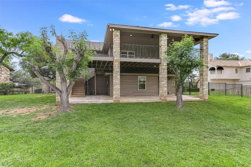 339 Quail Run Court Spicewood, TX 78669