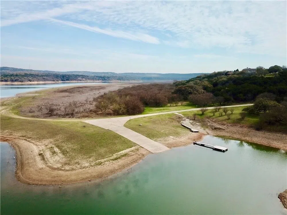 339 Quail Run Court Spicewood, TX 78669
