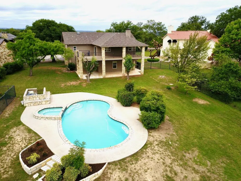 339 Quail Run Court Spicewood, TX 78669