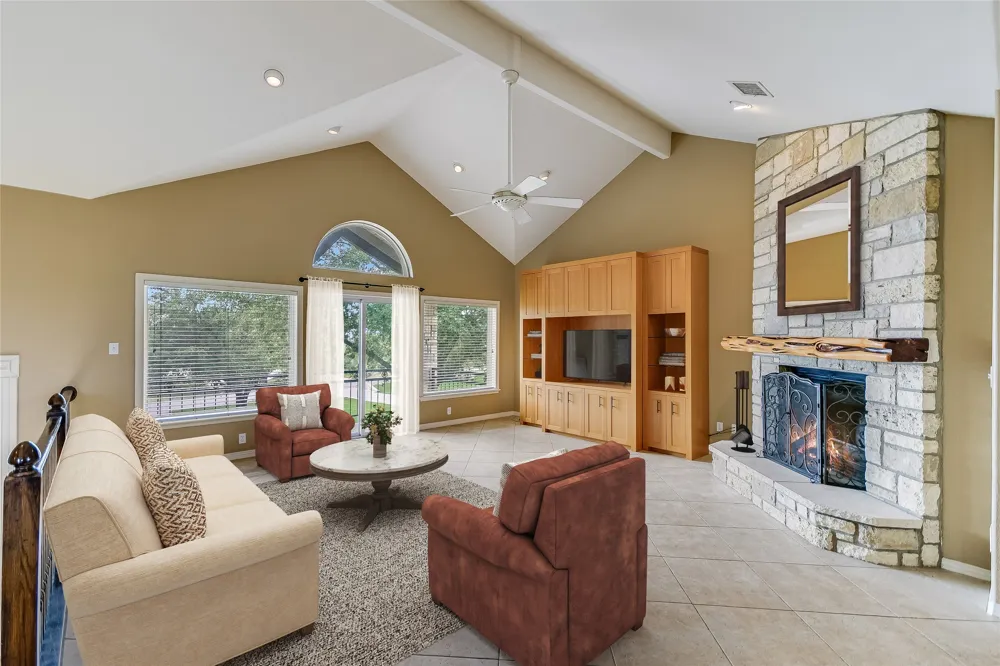 339 Quail Run Court Spicewood, TX 78669