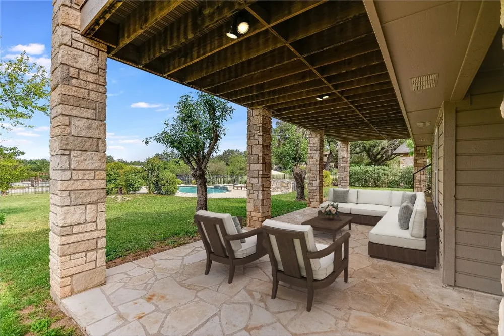 339 Quail Run Court Spicewood, TX 78669