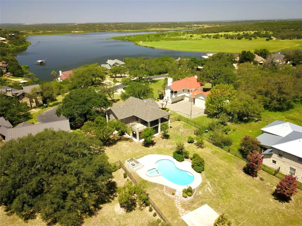 339 Quail Run Court Spicewood, TX 78669