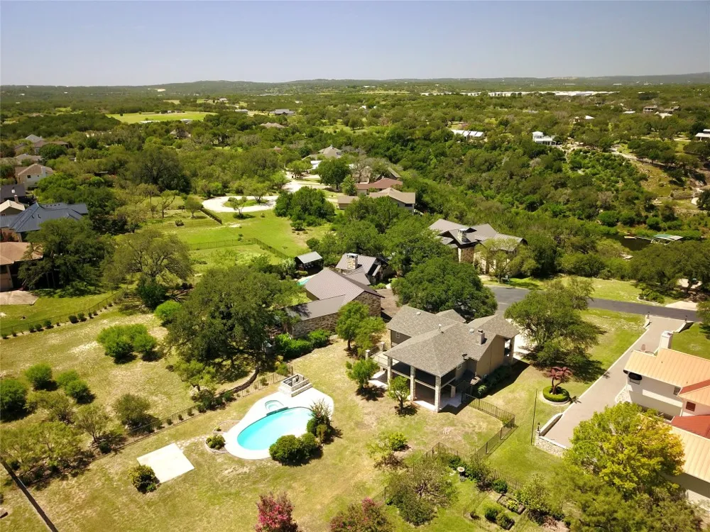 339 Quail Run Court Spicewood, TX 78669