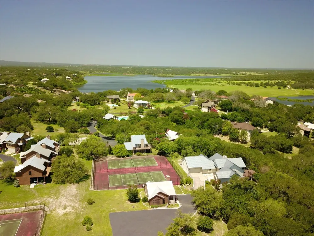 339 Quail Run Court Spicewood, TX 78669