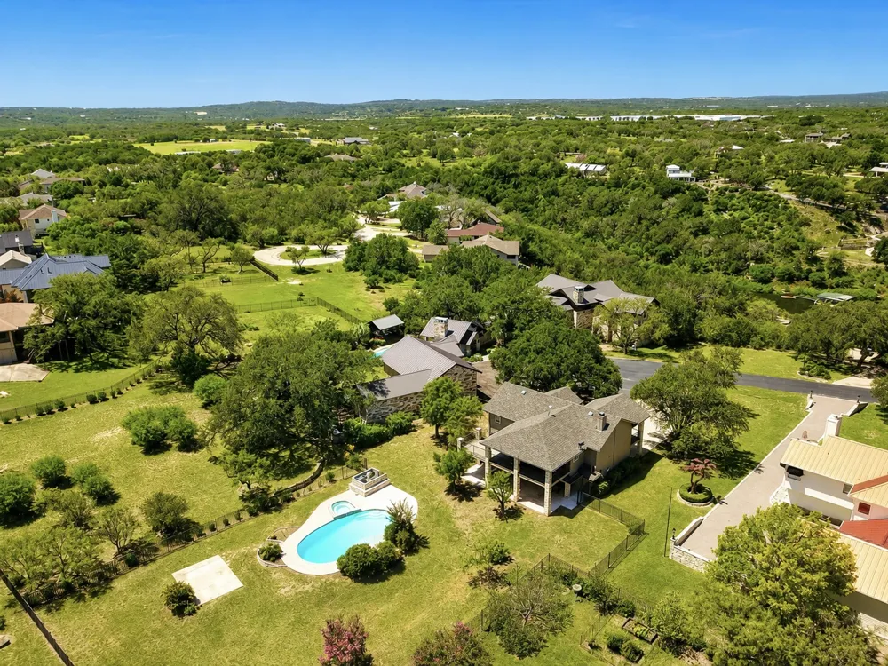 339 Quail Run Court Spicewood, TX 78669