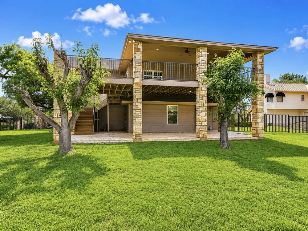 339 Quail Run Court Spicewood, TX 78669