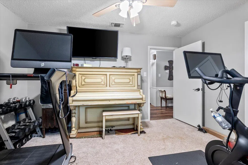 2004 Rice Drive Levelland, TX 79336