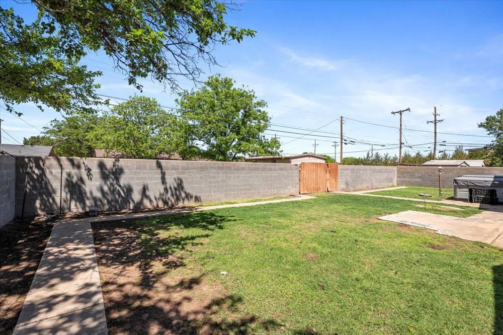 2004 Rice Drive Levelland, TX 79336