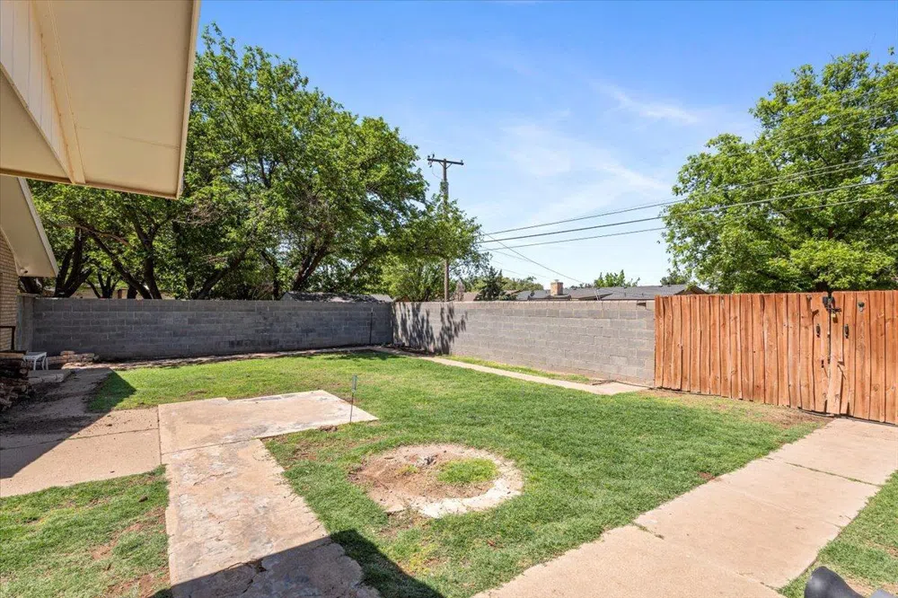 2004 Rice Drive Levelland, TX 79336