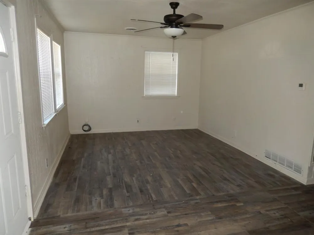 2710 Mount View Drive Farmers Branch, TX 75234