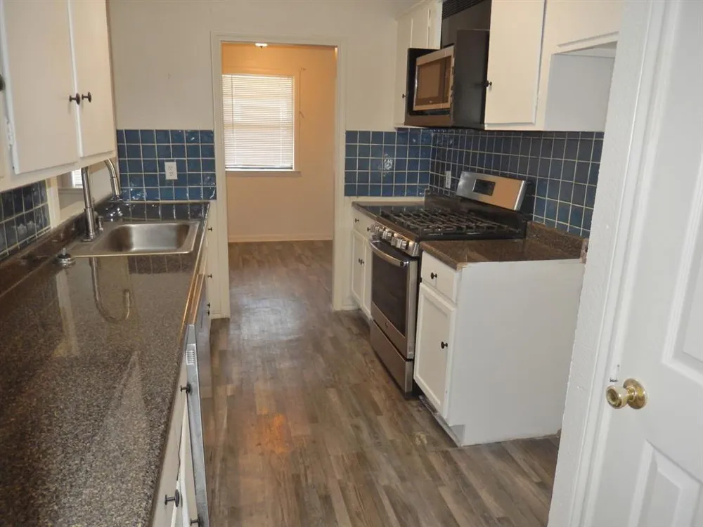 2710 Mount View Drive Farmers Branch, TX 75234