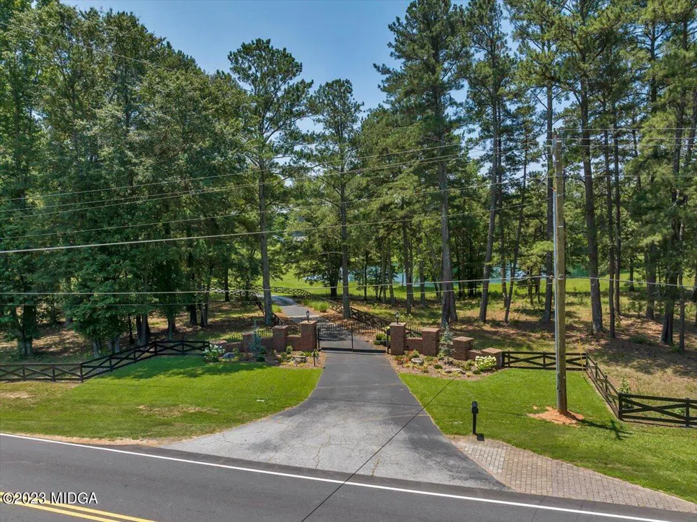 655 McDonough Rd Road Hampton, GA 30228