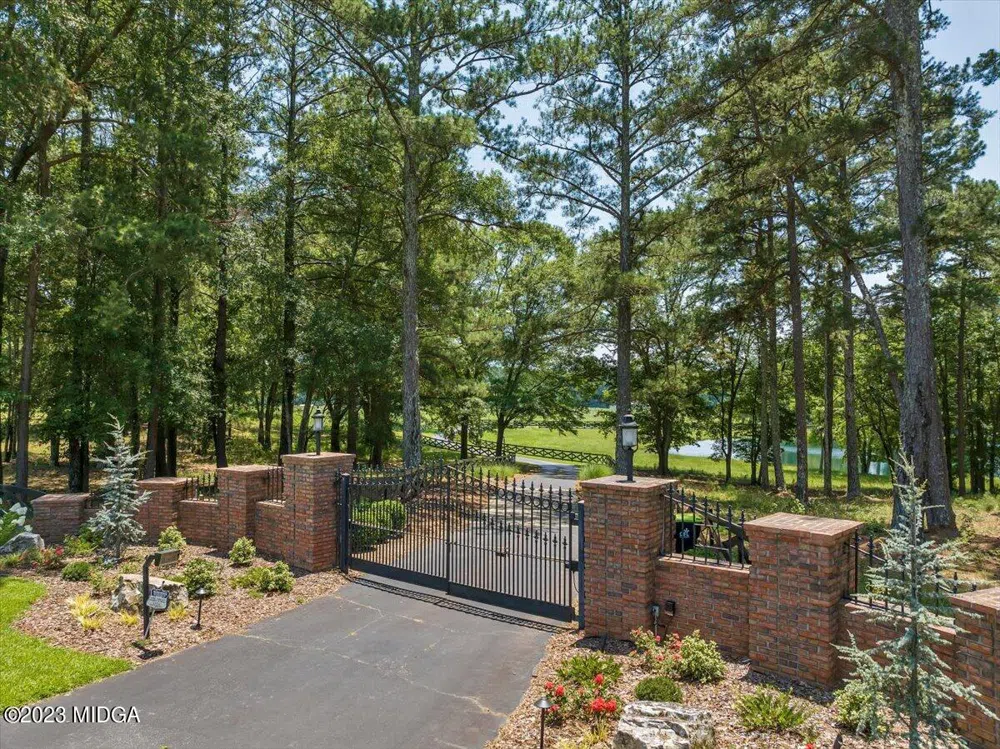 655 McDonough Rd Road Hampton, GA 30228