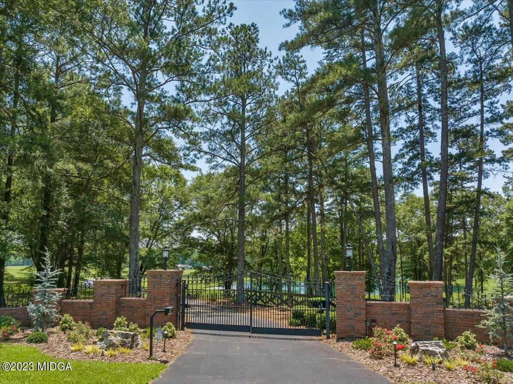 655 McDonough Rd Road Hampton, GA 30228