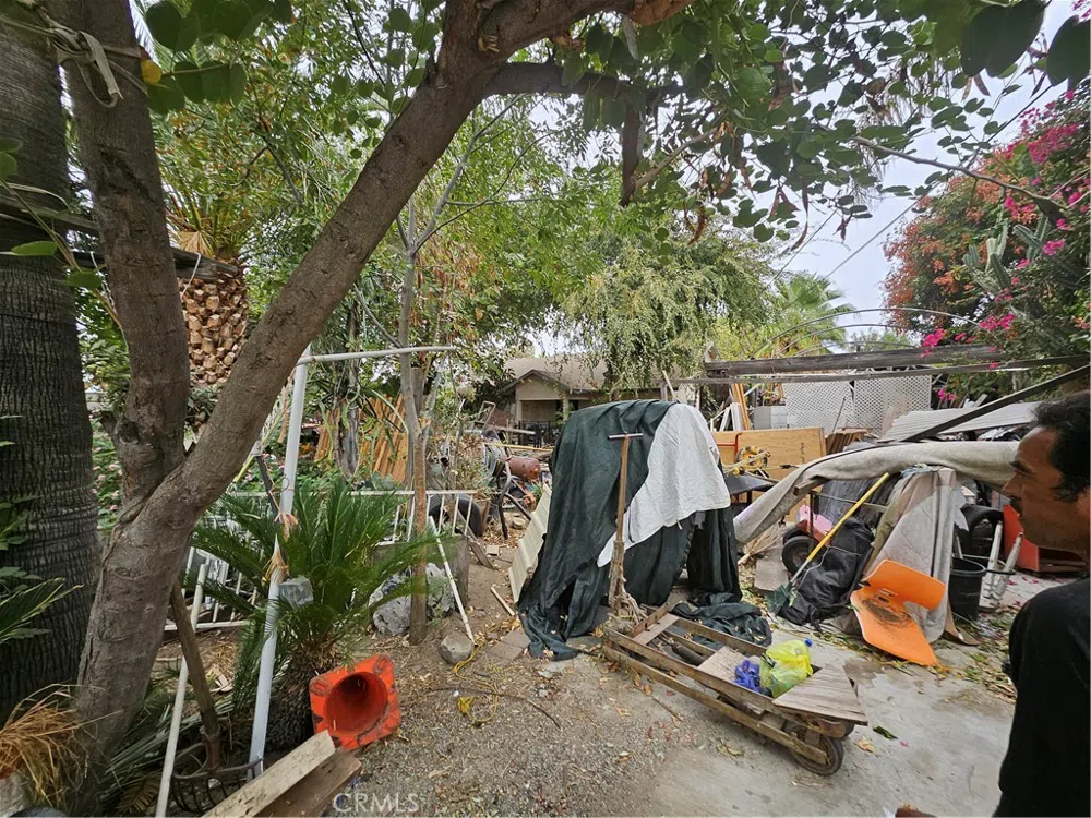 566 E Santa Fe Street San Bernardino, CA 92408