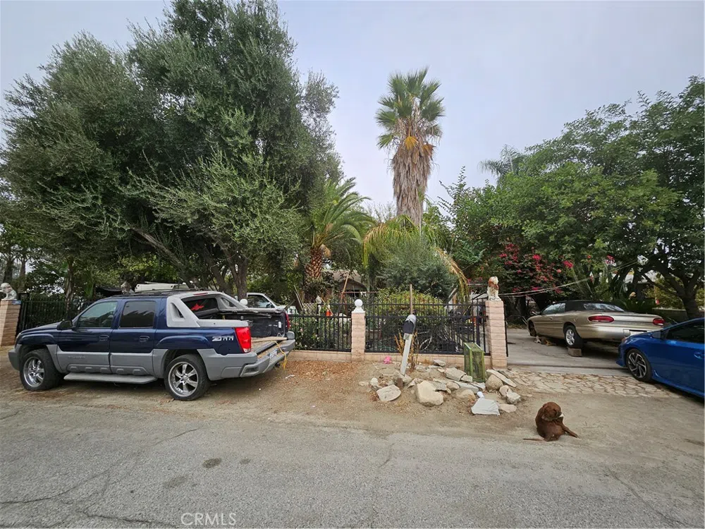 566 E Santa Fe Street San Bernardino, CA 92408