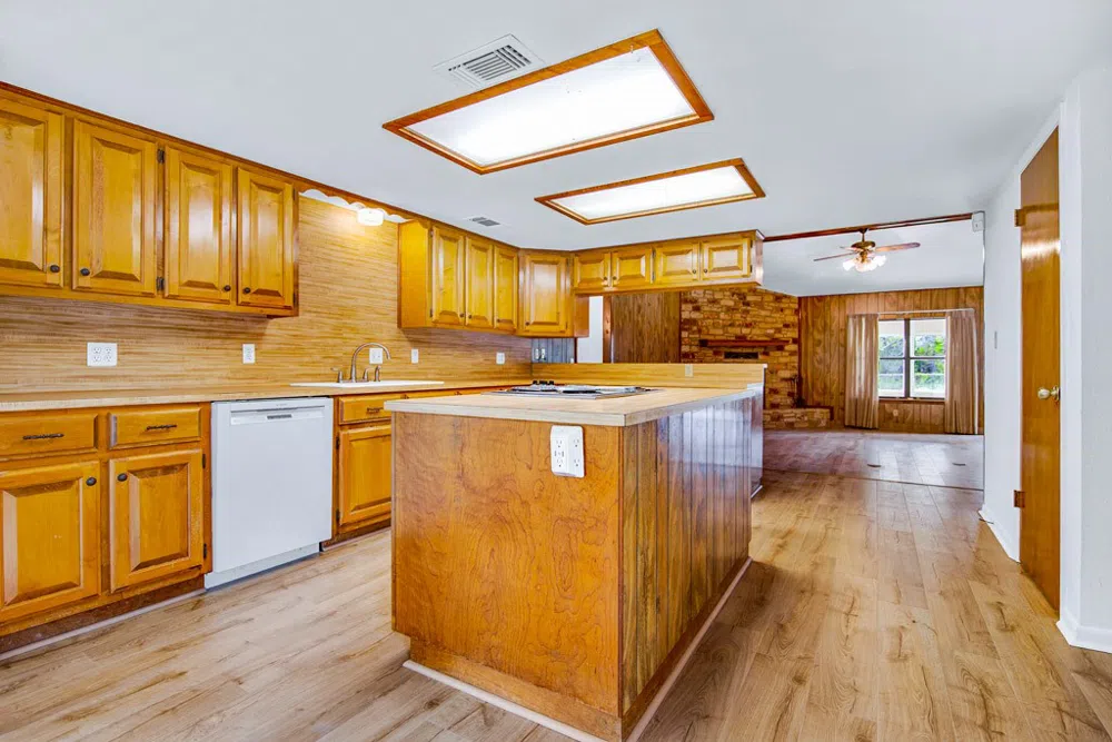 298 Jenkins Road Cedar Creek, TX 78612