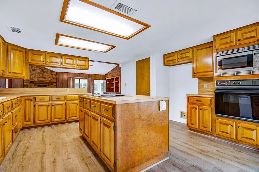 298 Jenkins Road Cedar Creek, TX 78612