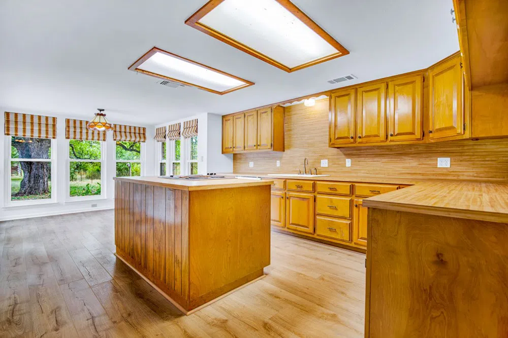 298 Jenkins Road Cedar Creek, TX 78612