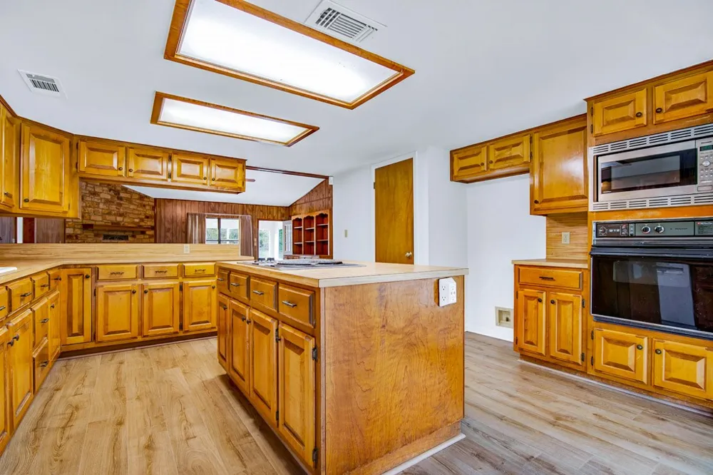 298 Jenkins Road Cedar Creek, TX 78612