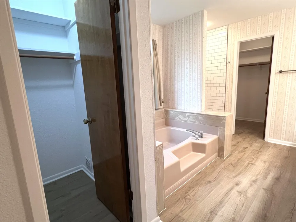 298 Jenkins Road Cedar Creek, TX 78612