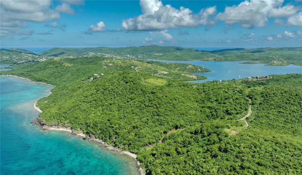 PR 998 Km 3.0 PLAYA SARDINAS Culebra, PR 00775