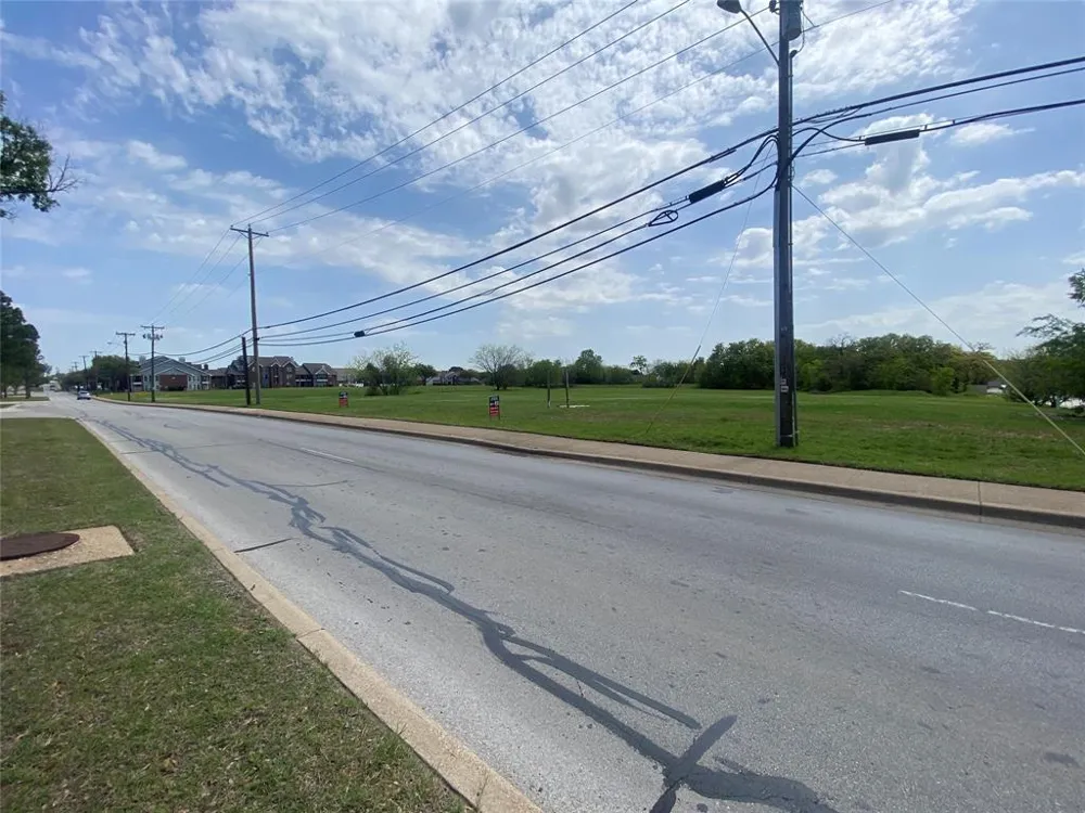 3708 Harwood Road Bedford, TX 76021