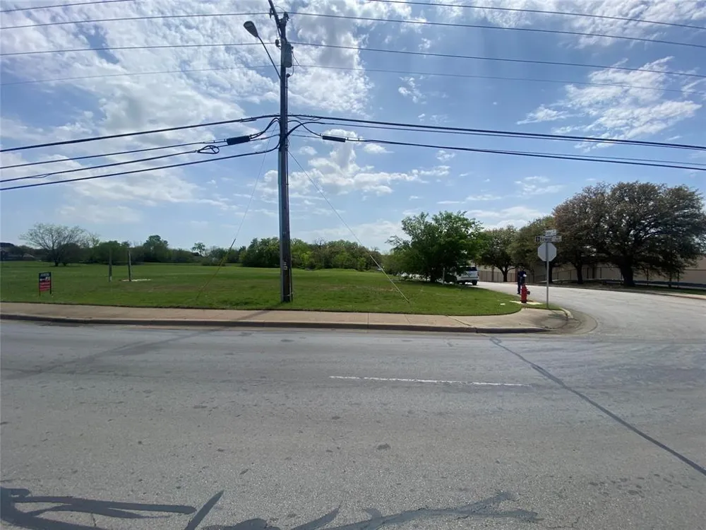 3708 Harwood Road Bedford, TX 76021