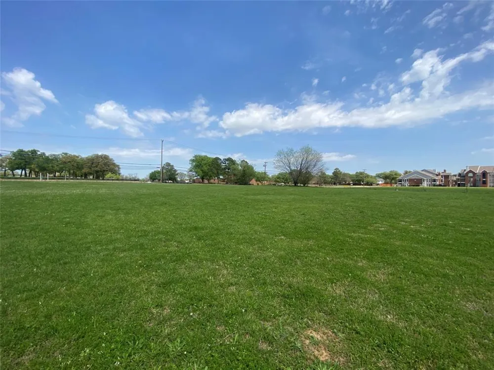 3708 Harwood Road Bedford, TX 76021