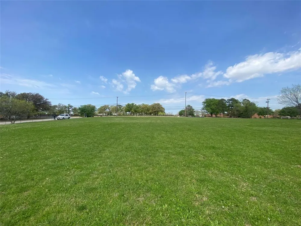3708 Harwood Road Bedford, TX 76021