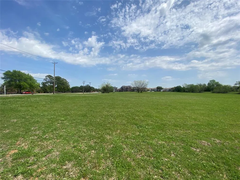 3708 Harwood Road Bedford, TX 76021