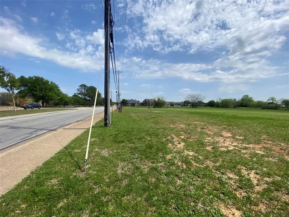 3708 Harwood Road Bedford, TX 76021