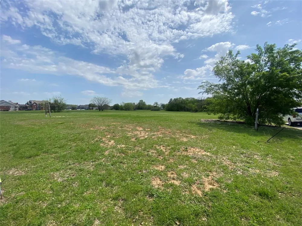 3708 Harwood Road Bedford, TX 76021