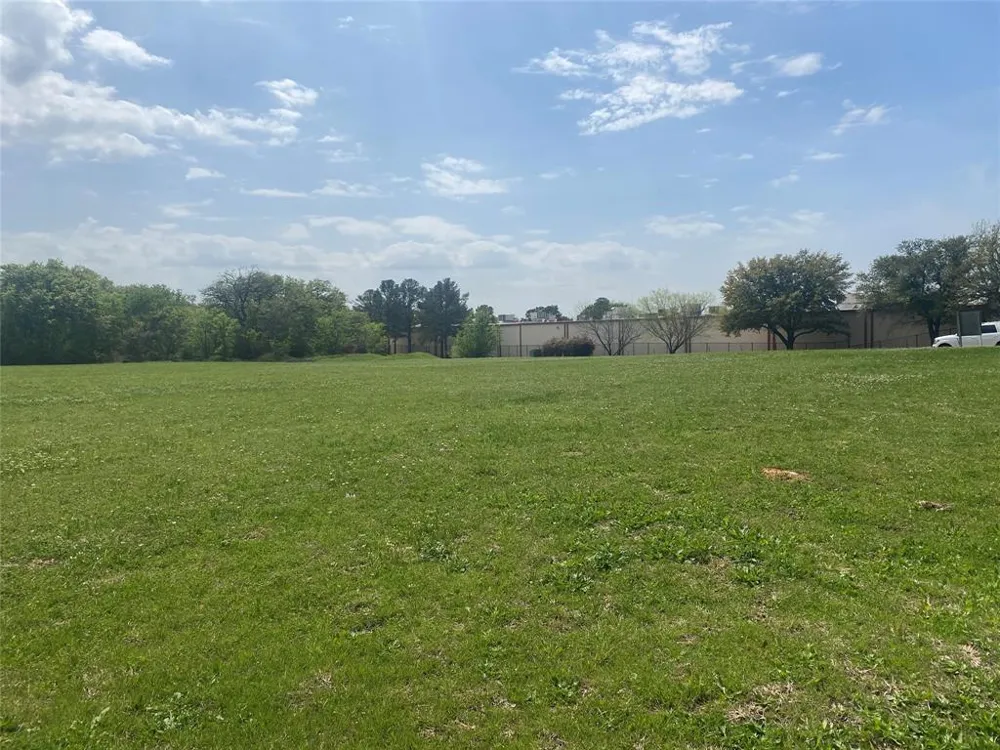 3708 Harwood Road Bedford, TX 76021