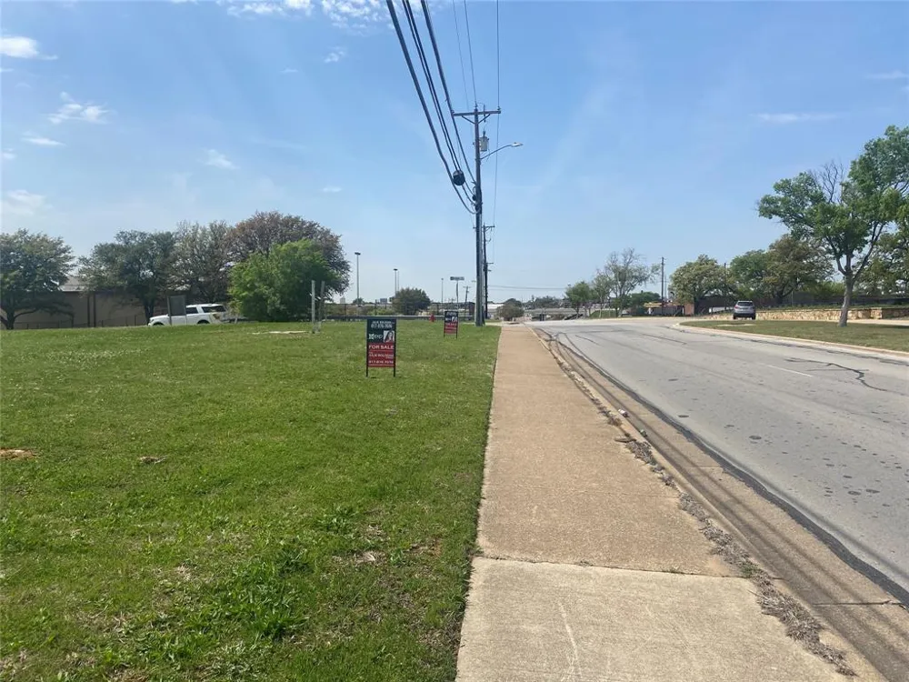 3708 Harwood Road Bedford, TX 76021