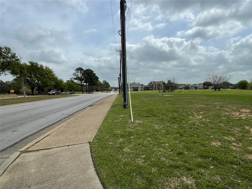 3708 Harwood Road Bedford, TX 76021