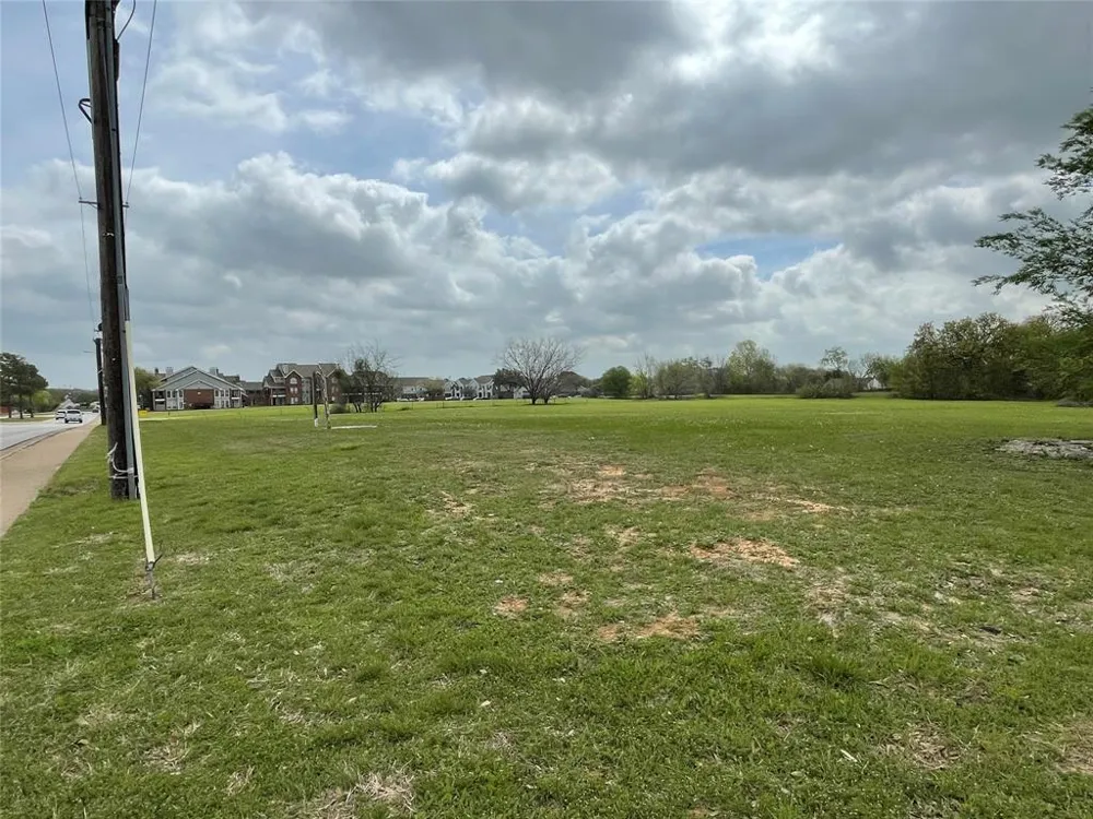 3708 Harwood Road Bedford, TX 76021